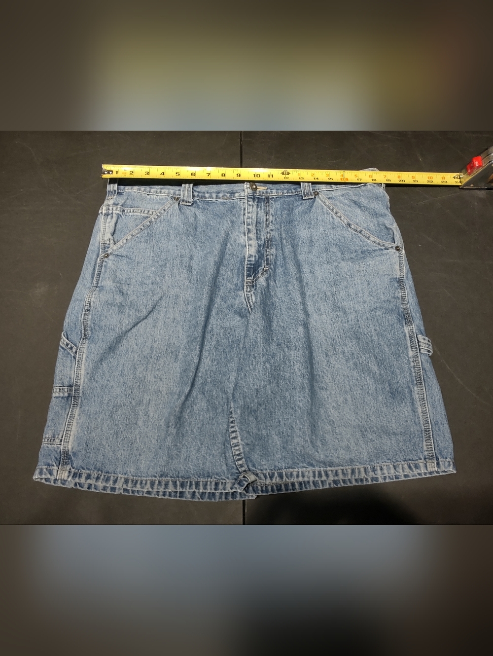 Denver Hayes - Carpenter Jean Shorts - Men's 36 - Acid Wash Indigo